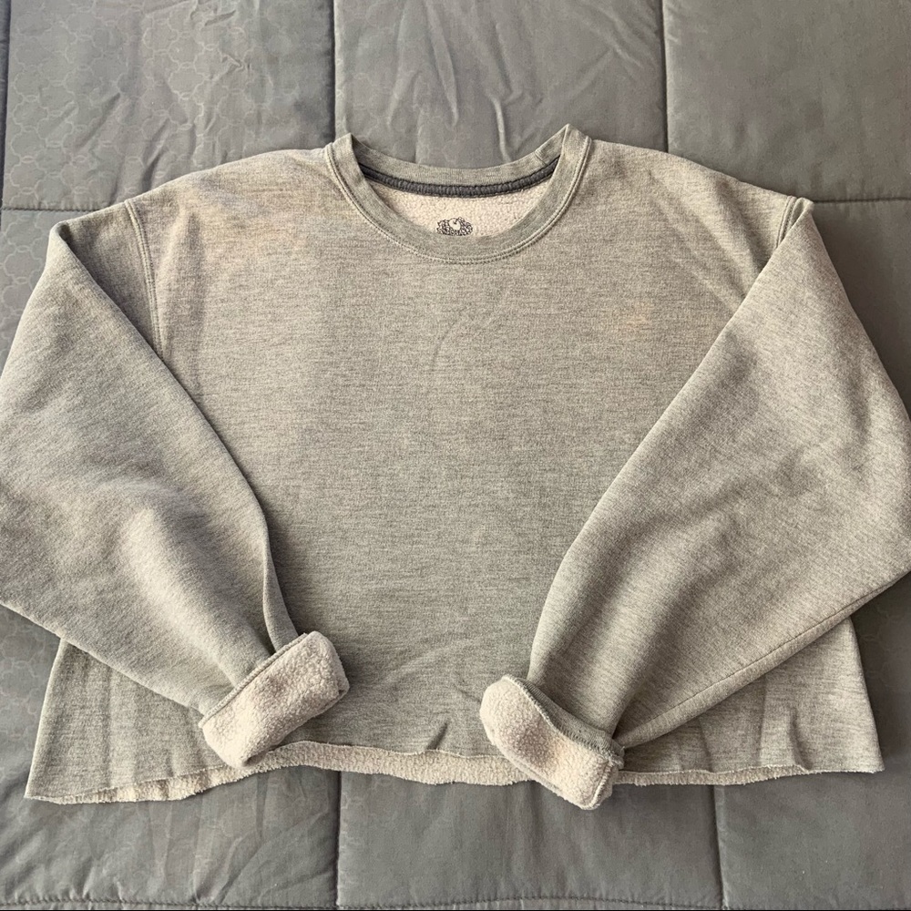 Cropped crew neck